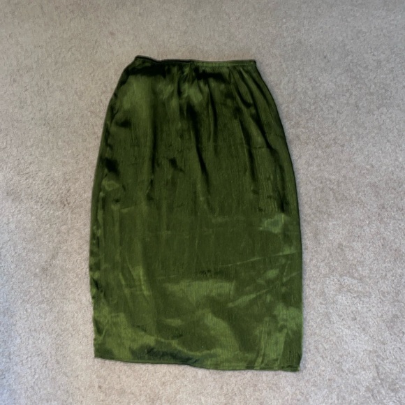 Ro & De Green Silky Skirt - Picture 5 of 9